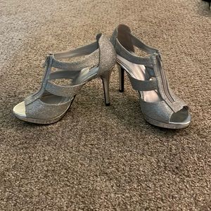 Size 8 Silver strappy zipper heels